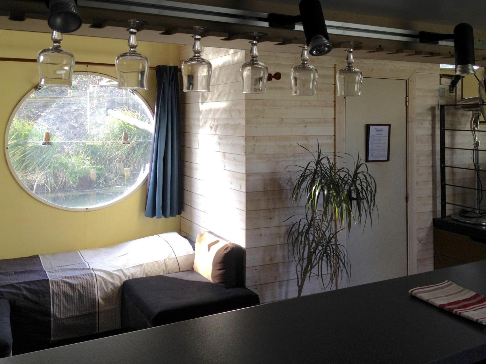 Boat For Guest Hotel Issy-les-Moulineaux Room photo